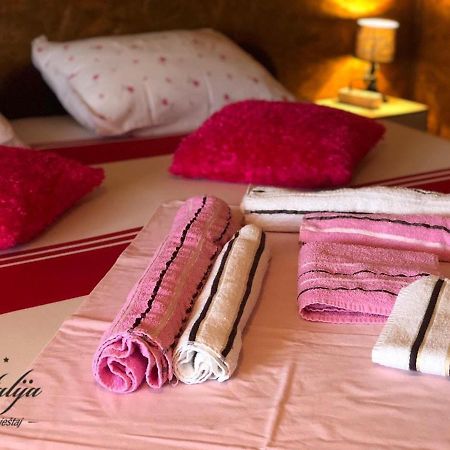 Smjestaj Natalija Hotell Osijek Exteriör bild