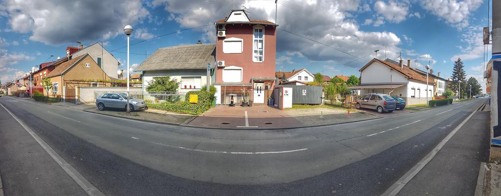Smjestaj Natalija Hotell Osijek Exteriör bild