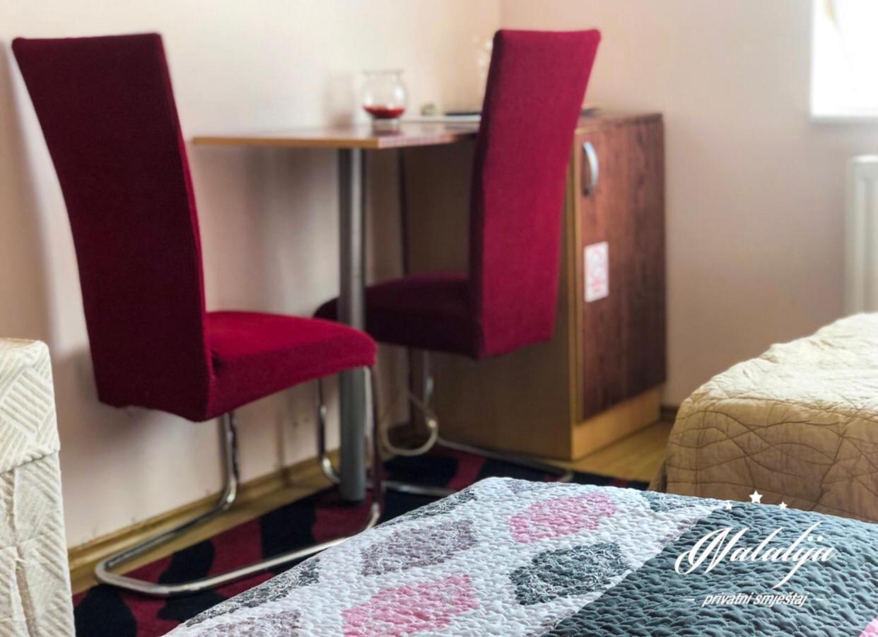 Smjestaj Natalija Hotell Osijek Exteriör bild